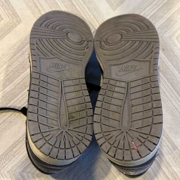 Nike Air Jordan 1 Mid SE Craft Boys Black & Grey High Top Sneakers - Size 6 - Picture 7 of 9